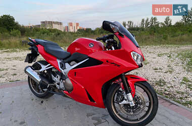 Мотоцикл Спорт-туризм Honda VFR 800F Interceptor 2015 в 