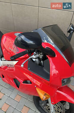 Мотоцикл Спорт-туризм Honda VFR 800F Interceptor 1999 в 