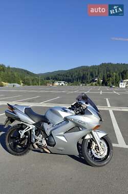 Мотоцикл Спорт-туризм Honda VFR 800F Interceptor 2003 в 