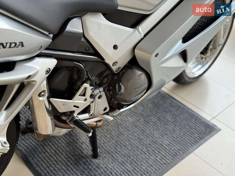 Мотоцикл Спорт-туризм Honda VFR 800F Interceptor 2004 в Києві фото 19 Мотоцикл Спорт-туризм Honda VFR 800F Interceptor 2004 в Києві
