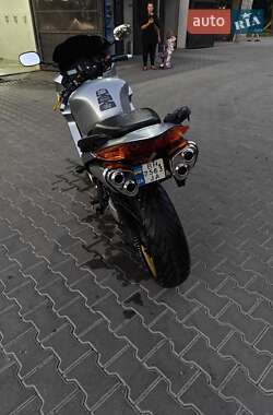 Мотоцикл Спорт-туризм Honda VFR 800F Interceptor 2005 в 