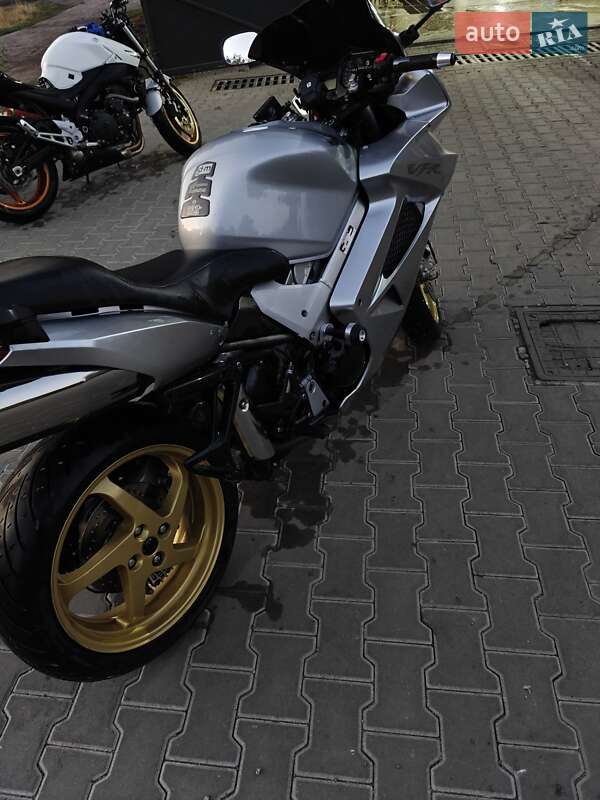 Мотоцикл Спорт-туризм Honda VFR 800F Interceptor 2005 в Любашівці