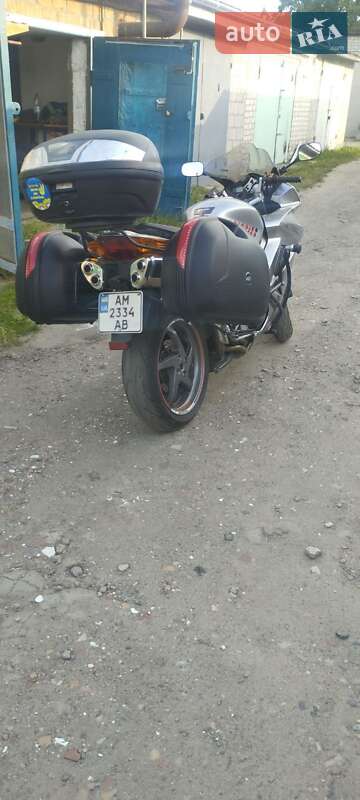 Мотоцикл Спорт-туризм Honda VFR 800F Interceptor 2004 в Бердичеві