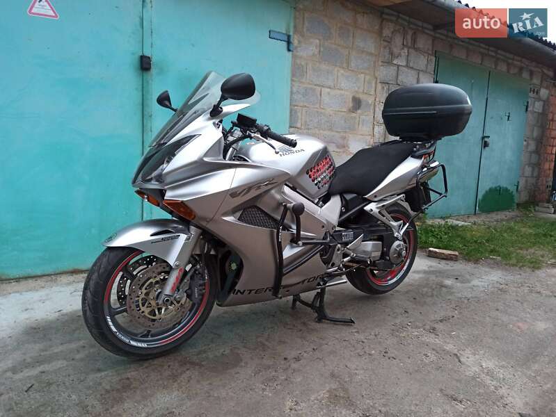 Мотоцикл Спорт-туризм Honda VFR 800F Interceptor 2004 в Бердичеві