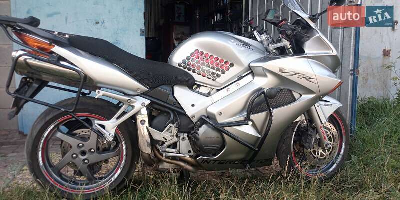 Мотоцикл Спорт-туризм Honda VFR 800F Interceptor 2004 в Бердичеві