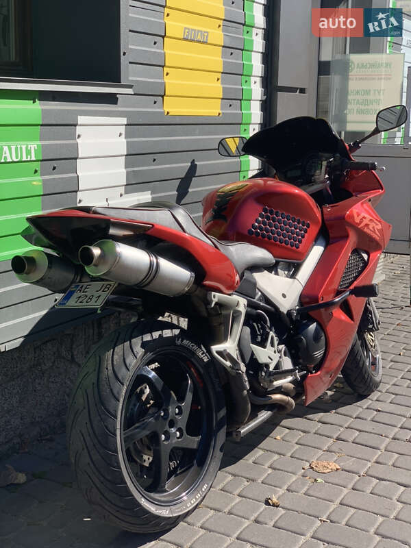 Honda VFR 800F Interceptor 2002