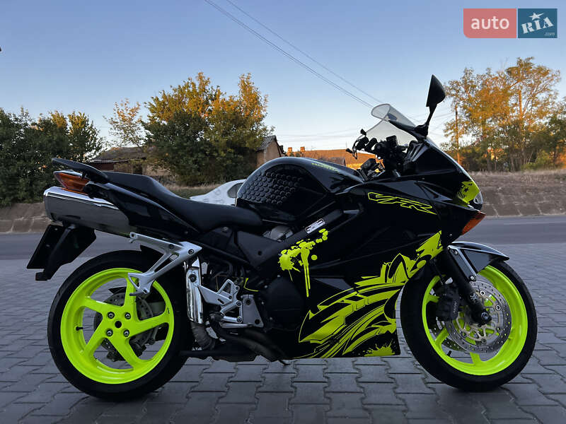 Мотоцикл Спорт-туризм Honda VFR 800F Interceptor 2002 в Березівці