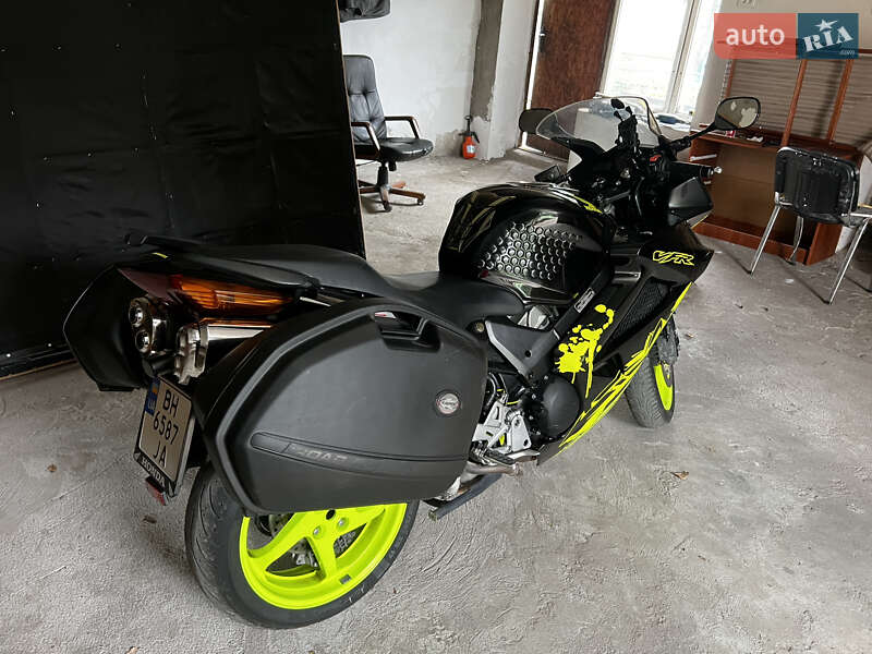 Мотоцикл Спорт-туризм Honda VFR 800F Interceptor 2002 в Березівці