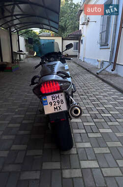 Мотоцикл Спорт-туризм Honda VFR 800F Interceptor 1998 в 
