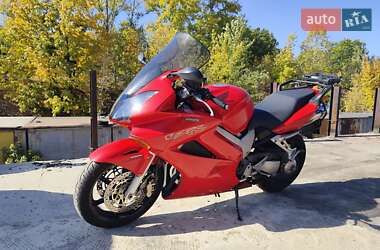 Мотоцикл Спорт-туризм Honda VFR 800F Interceptor 2004 в 