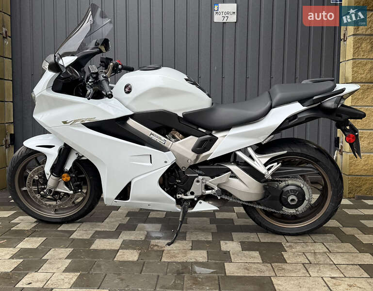 Мотоцикл Спорт-туризм Honda VFR 800F Interceptor 2014 в Новомосковську фото 7 Мотоцикл Спорт-туризм Honda VFR 800F Interceptor 2014 в Новомосковську