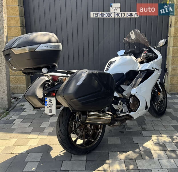 Мотоцикл Спорт-туризм Honda VFR 800F Interceptor 2014 в Новомосковську фото 15 Мотоцикл Спорт-туризм Honda VFR 800F Interceptor 2014 в Новомосковську