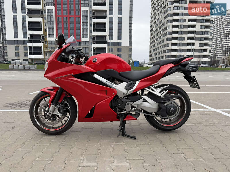 Мотоцикл Спорт-туризм Honda VFR 800F Interceptor 2015 в Києві фото 4 Мотоцикл Спорт-туризм Honda VFR 800F Interceptor 2015 в Києві