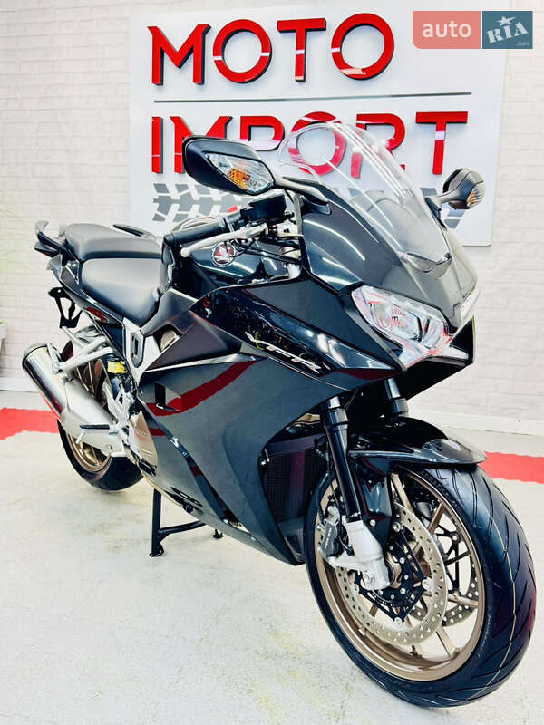 Спортбайк Honda VFR 800F Interceptor 2014 в Одессе фото 5 Спортбайк Honda VFR 800F Interceptor 2014 в Одессе