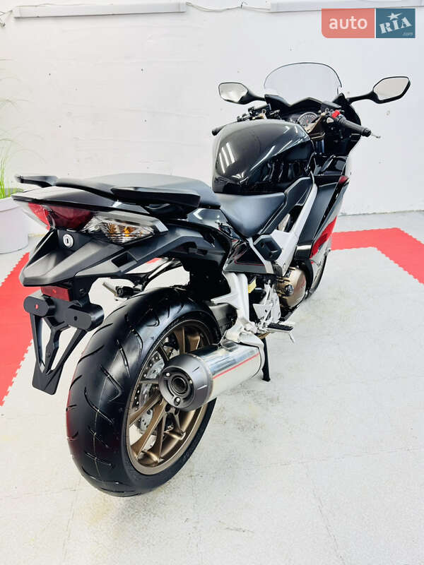 Спортбайк Honda VFR 800F Interceptor 2014 в Одессе фото 8 Спортбайк Honda VFR 800F Interceptor 2014 в Одессе