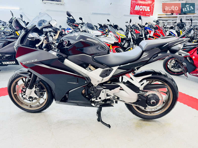 Спортбайк Honda VFR 800F Interceptor 2014 в Одессе фото 10 Спортбайк Honda VFR 800F Interceptor 2014 в Одессе