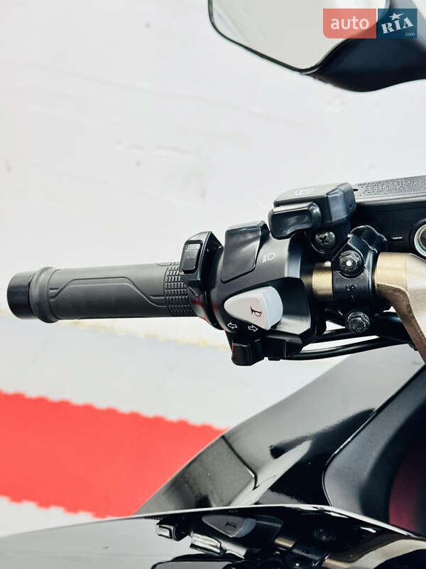 Спортбайк Honda VFR 800F Interceptor 2014 в Одессе фото 27 Спортбайк Honda VFR 800F Interceptor 2014 в Одессе