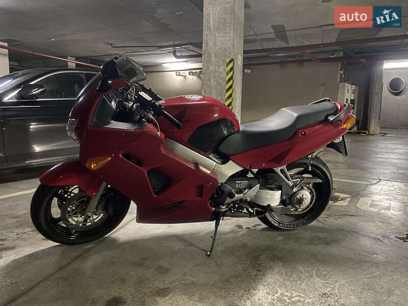 Мотоцикл Спорт-туризм Honda VFR 800F Interceptor 1999 в Киеве