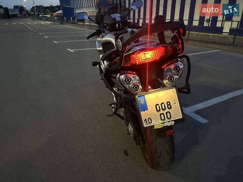 Мотоцикл Спорт-туризм Honda VFR 800F Interceptor 2002 в Тернополе фото 13 Мотоцикл Спорт-туризм Honda VFR 800F Interceptor 2002 в Тернополе