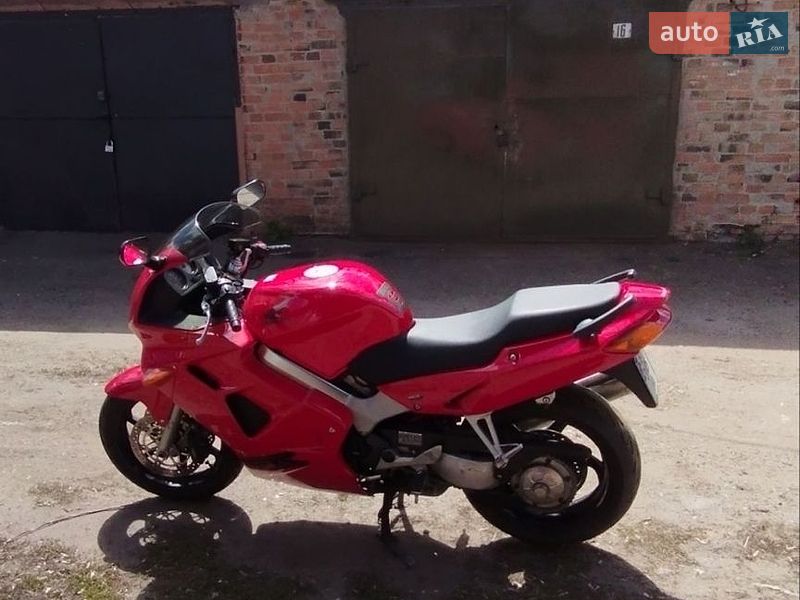 Мотоцикл Спорт-туризм Honda VFR 800F Interceptor 1999 в Полтаві