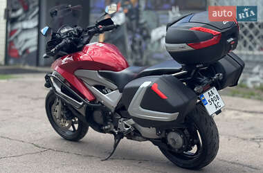 Мотоцикл Спорт-туризм Honda VFR 800X Crossrunner 2012 в 