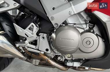 Мотоцикл Многоцелевой (All-round) Honda VFR 800X Crossrunner 2011 в 