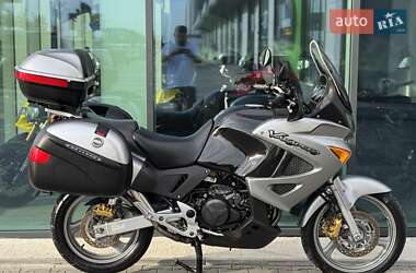 Мотоцикл Туризм Honda XL 1000V Varadero 2004 в 