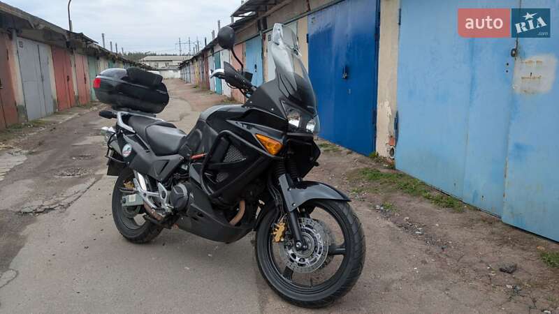 Мотоцикл Многоцелевой (All-round) Honda XL 1000V Varadero 2004 в 