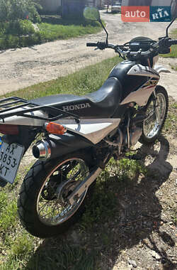 Мотоцикл Без обтекателей (Naked bike) Honda XR 125L 2013 в Харькове