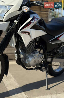 Мотоцикл Внедорожный (Enduro) Honda XR 150L 2014 в 