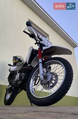 Мотоцикл Кросс Honda XR 150L 2015 в Киеве