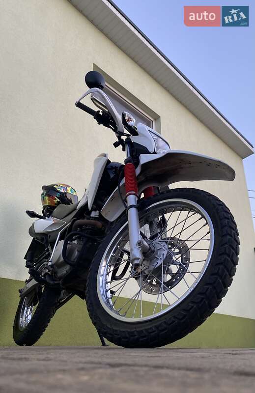 Мотоцикл Кросс Honda XR 150L 2015 в 