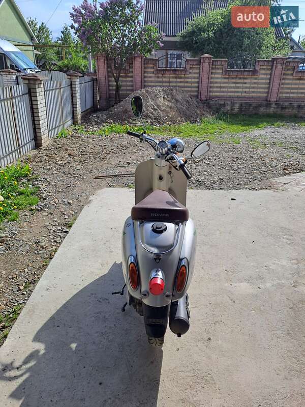Скутер Hongda Люкс 2009 в Чернівцях