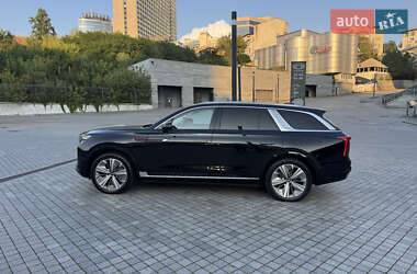 Позашляховик / Кросовер Hongqi E-HS9 2022 в 