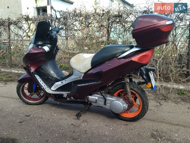 Макси-скутер Huatian HT 2008 в Запорожье