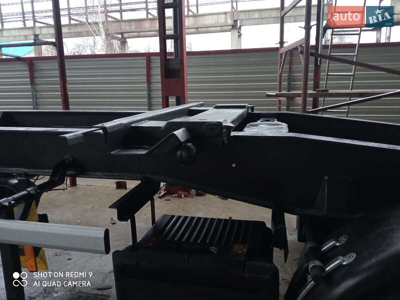 Контейнеровоз Hueffermann HSA 2002 в Житомирі