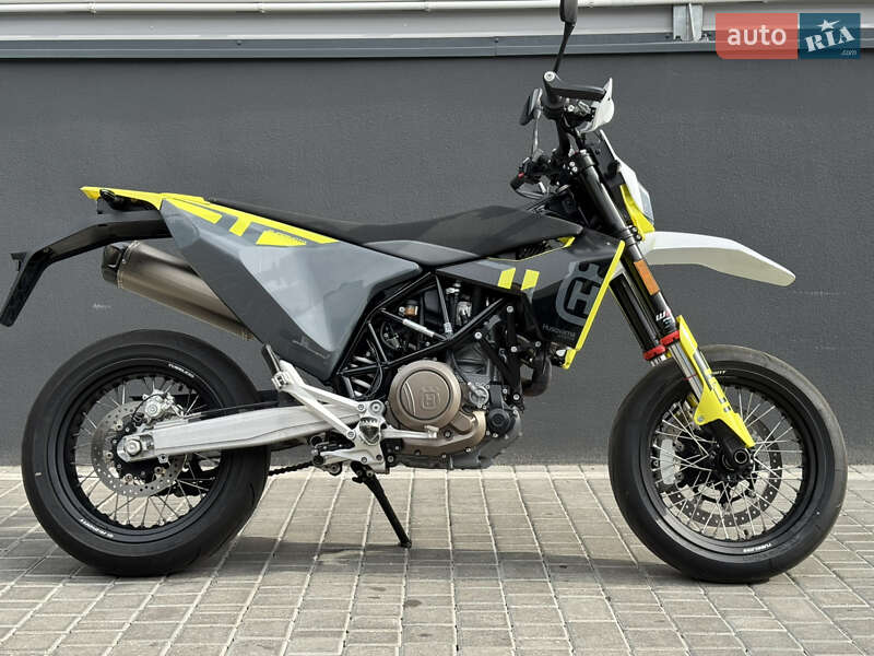 Husqvarna 701 Supermoto 2024
