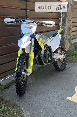 Мотоцикл Кросс Husqvarna FC 250 2023 в Ужгороде