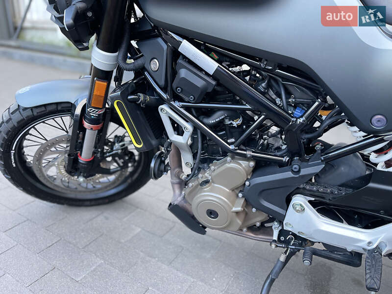 Скремблер Husqvarna Svartpilen 2020 в Києві