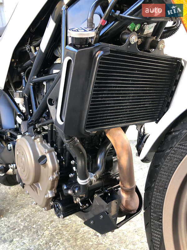 Кафе рейсер Husqvarna Vitpilen 2022 в Бориславі