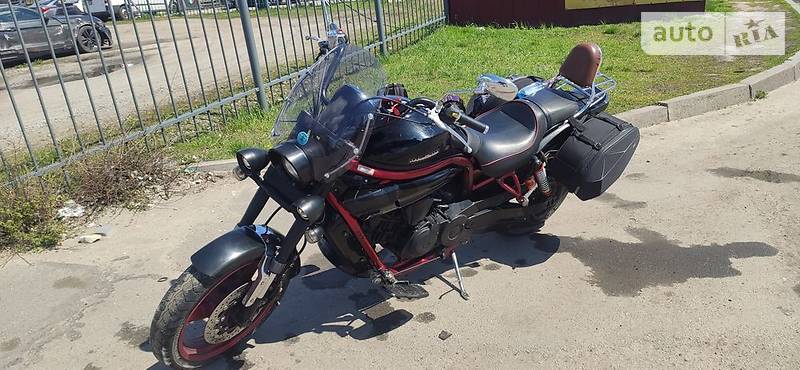 Hyosung Aquila 650 anniversary edition