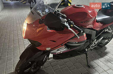 Мотоцикл Спорт-туризм Hyosung GT 250R 2015 в 