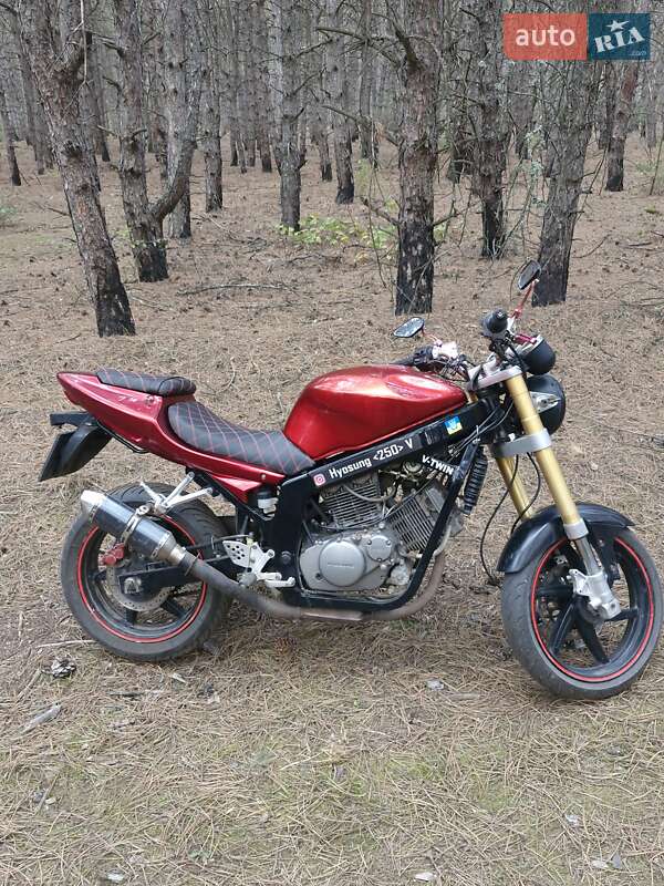 Мотоцикл Без обтікачів (Naked bike) Hyosung GT 250R 2007 в Баштанці
