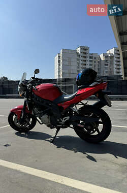 Мотоцикл Без обтекателей (Naked bike) Hyosung GT 650R 2008 в 