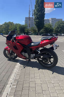 Спортбайк Hyosung GT 650R 2006 в 