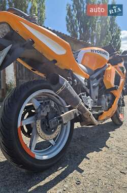 Мотоцикл Спорт-туризм Hyosung GT 650R 2008 в 