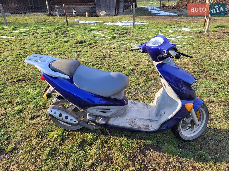 Скутер Hyosung SF 2010 в Рожнятові