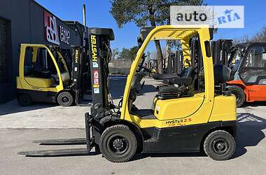 Вилочный погрузчик Hyster H 2012 в 