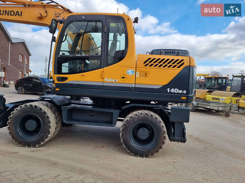 Колісний екскаватор Hyundai 140D 2013 в Одесі