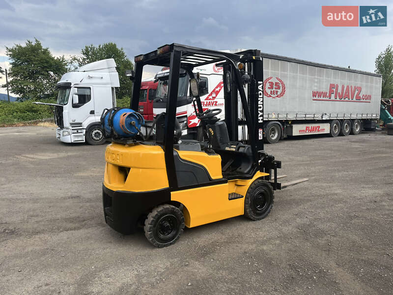 Вилочный погрузчик Hyundai 18L 2010 в Буштыне